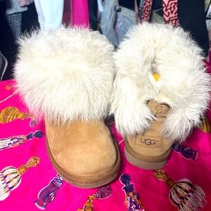 UGG Tan and Cream Boots y2k inspired ❌SOLD❌